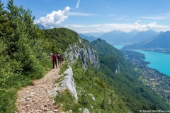 Le chemin se poursuit sur ce balcon vers le Mont Baron avec toujours cette magnifique vue sur le Lac d'Annecy (24 juin 2018)