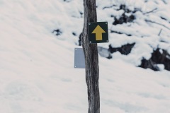 Poursuivre tout droit comme indiqué par la flèche (25 décembre 2019)